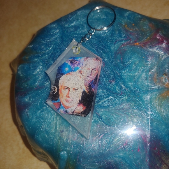 Linwood Universe Resin Keychain - Picture 2 of 3
